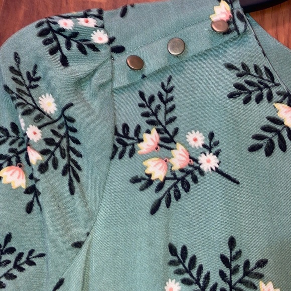 Lauren Conrad floral maternity dress - Picture 4 of 4